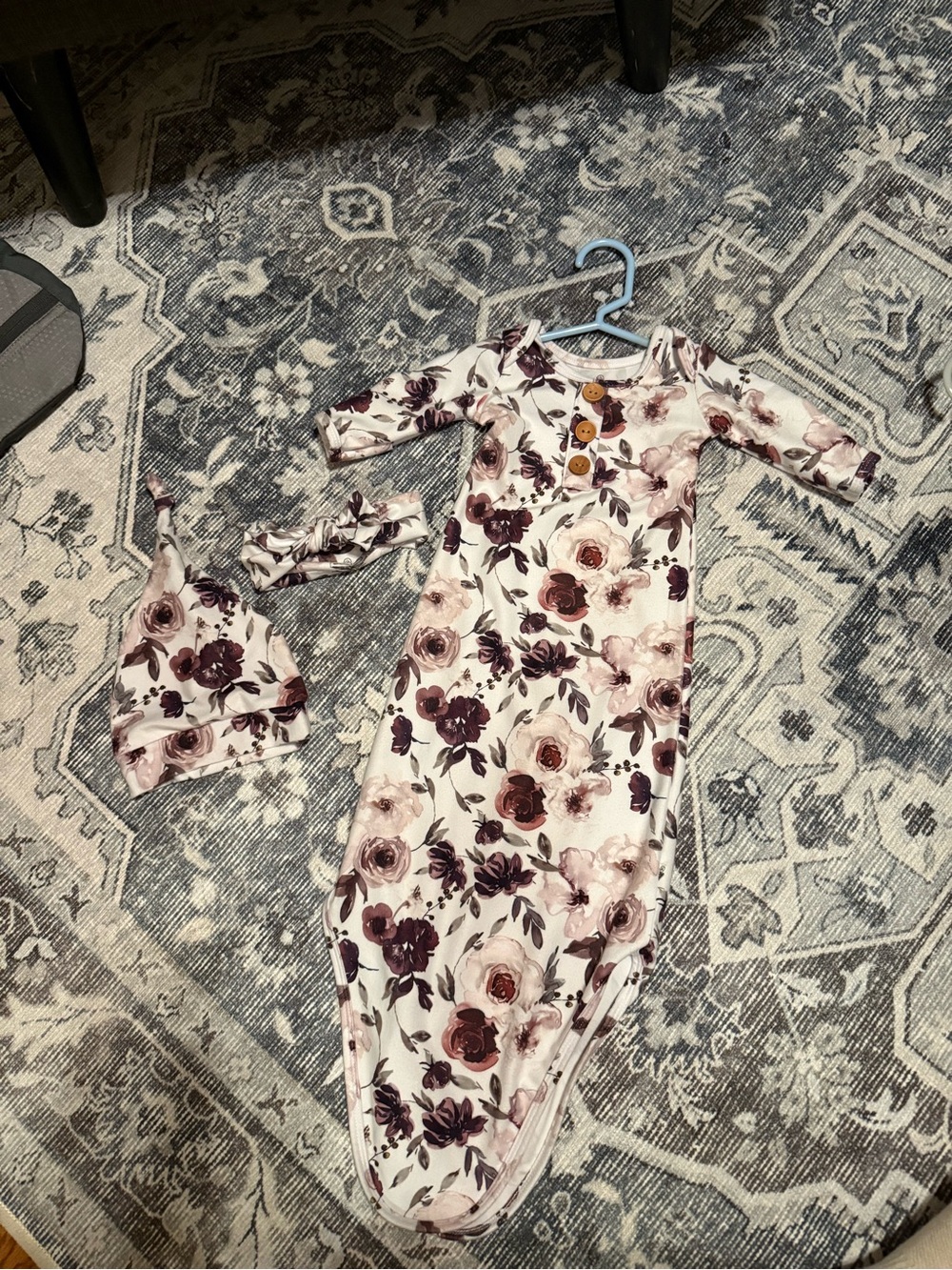 Caden Lane knot gown with matching hat and bow - NWOT